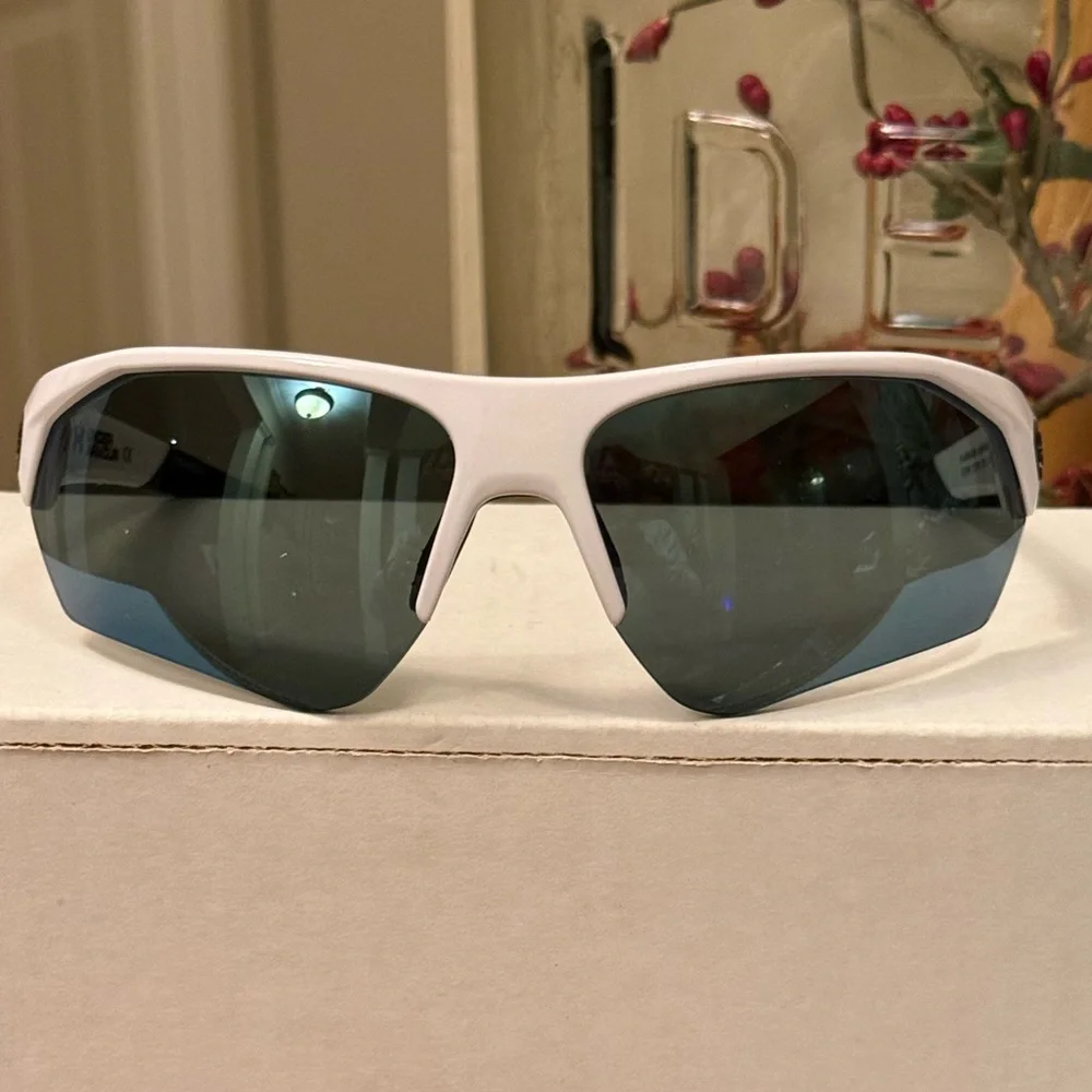 UNDER ARMOUR PLAYMAKER Sunglasses With Case